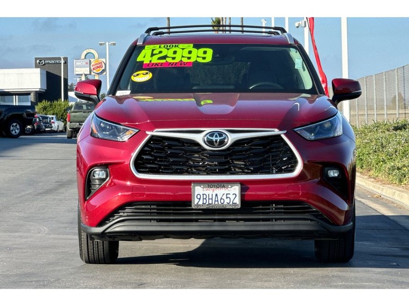 Toyota Highlander Vehicle Full-screen Gallery Image 09