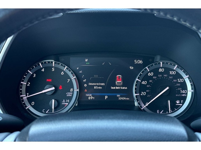 Toyota Highlander Vehicle Full-screen Gallery Image 27