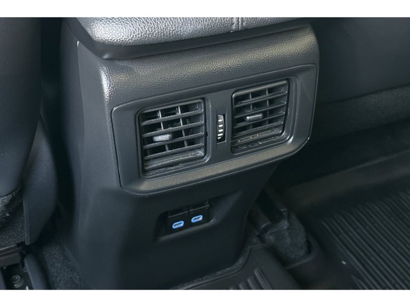 Toyota RAV4 Vehicle Full-screen Gallery Image 14