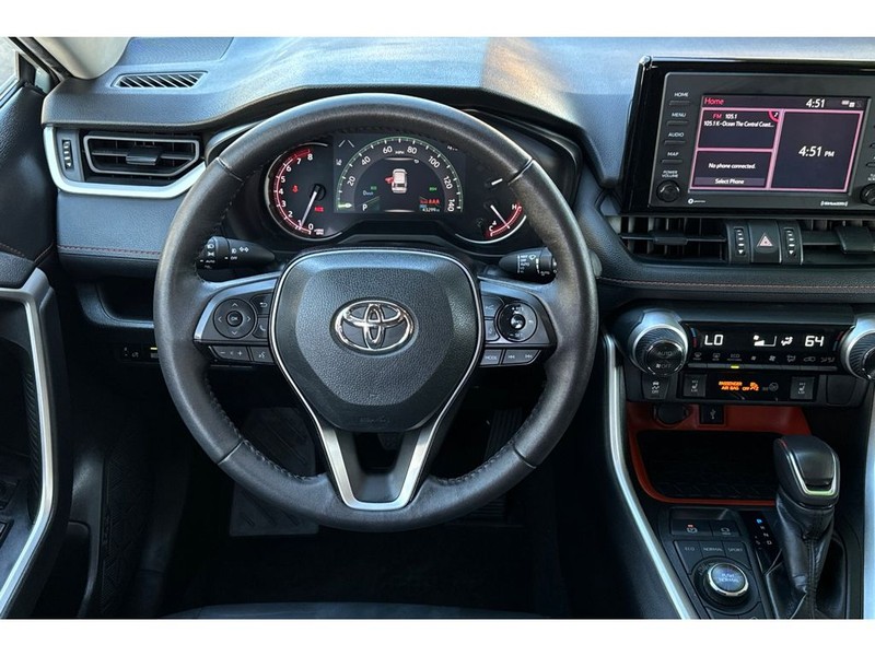 Toyota RAV4 Vehicle Full-screen Gallery Image 16