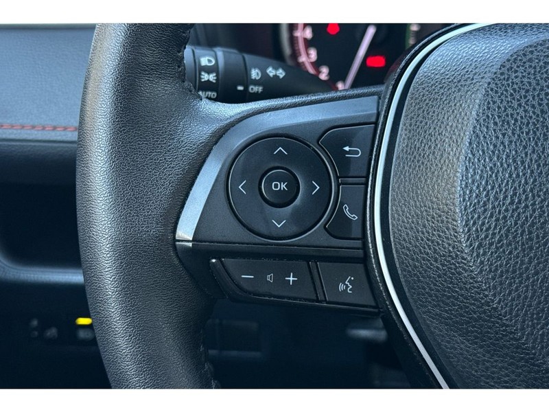 Toyota RAV4 Vehicle Full-screen Gallery Image 25