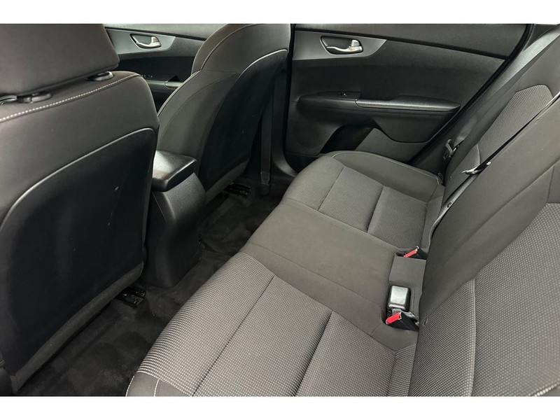 Kia Forte Vehicle Full-screen Gallery Image 11
