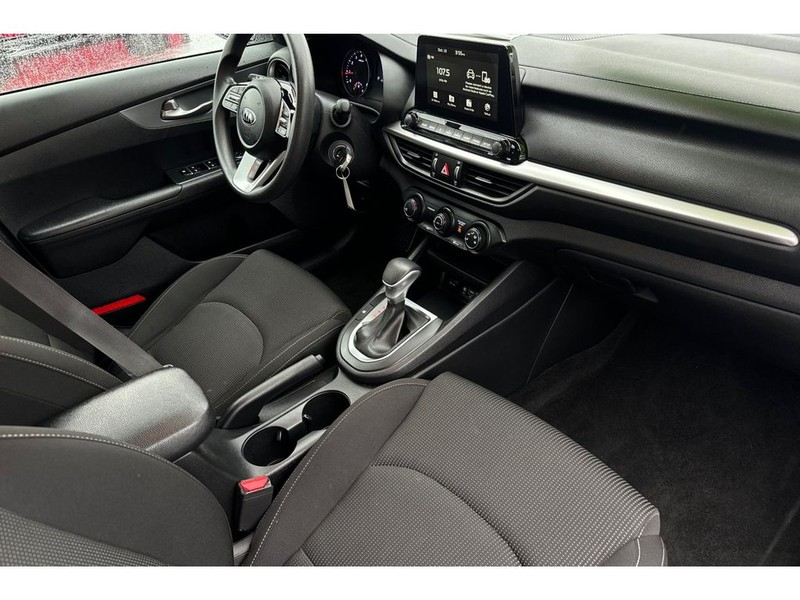 Kia Forte Vehicle Full-screen Gallery Image 14