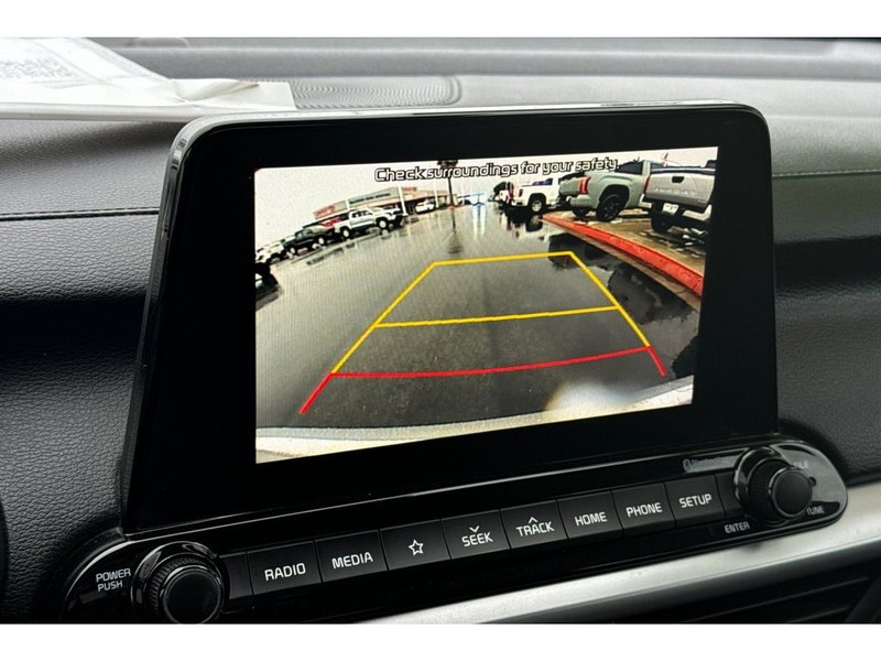 Kia Forte Vehicle Full-screen Gallery Image 18