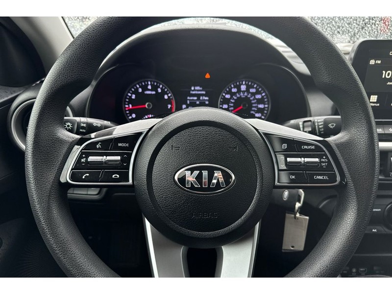Kia Forte Vehicle Full-screen Gallery Image 22