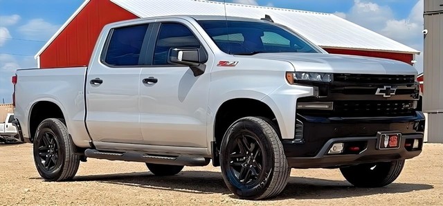Chevrolet Silverado 1500 4WD LT Trail Boss Crew Cab - Kyle TX