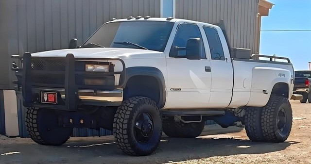 Chevrolet C/K 3500 Ext Cab 155.5" WB 4WD DRW - Kyle TX