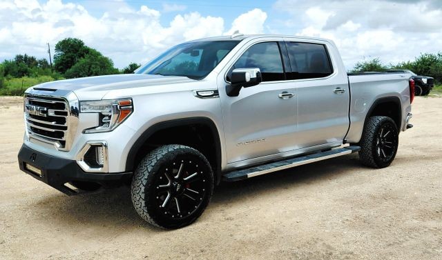 GMC Sierra 1500 4WD SLT Crew Cab - Kyle TX