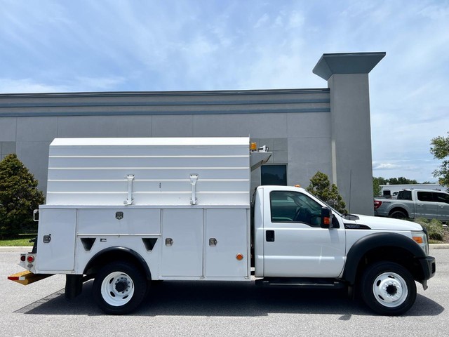 2012 Ford F-550 - Photo 6