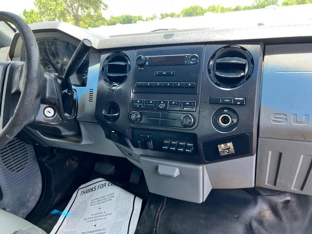2012 Ford F-550 - Photo 13