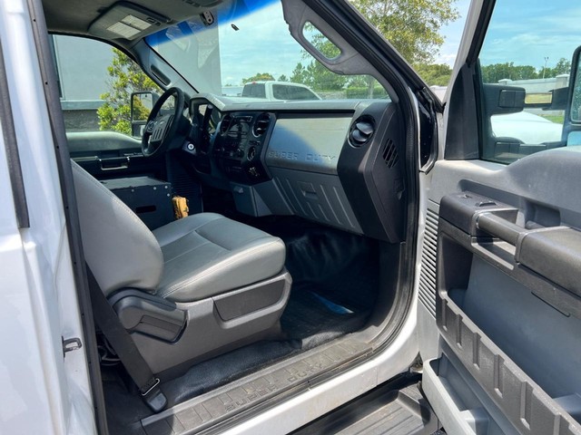 2012 Ford F-550 - Photo 14