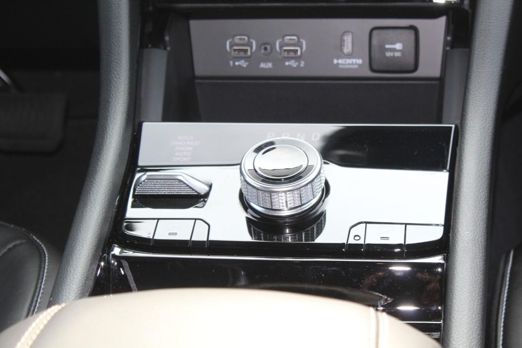 Jeep Grand Cherokee 4xe Vehicle Full-screen Gallery Image 15