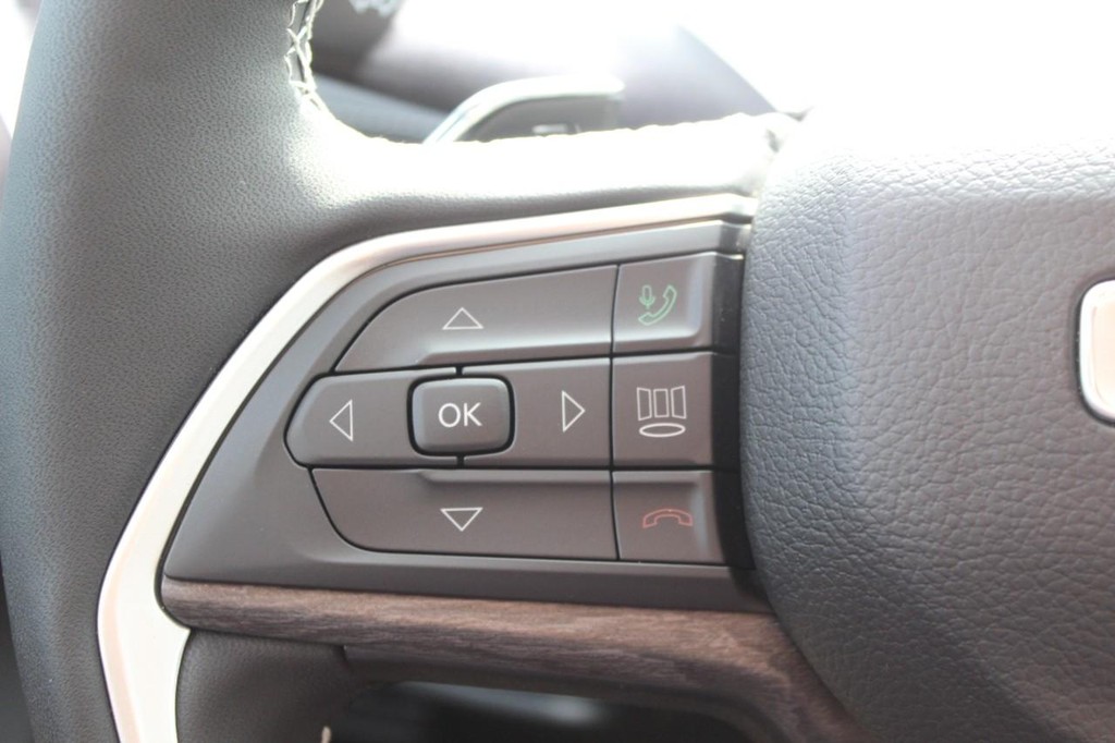 Jeep Grand Cherokee 4xe Vehicle Full-screen Gallery Image 17