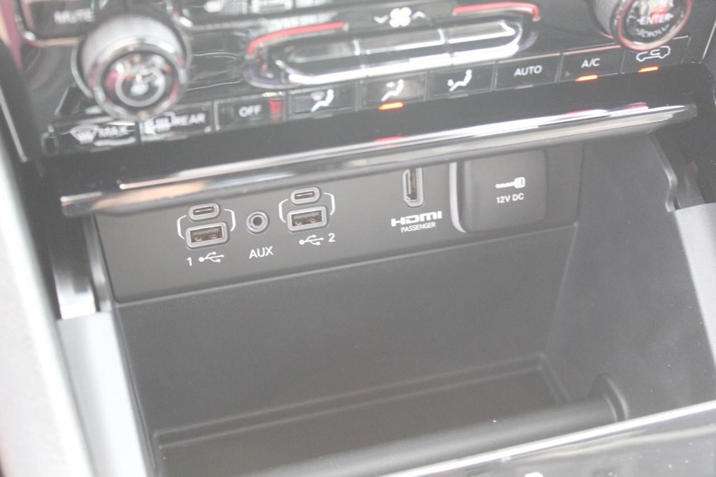 Jeep Grand Cherokee 4xe Vehicle Full-screen Gallery Image 20