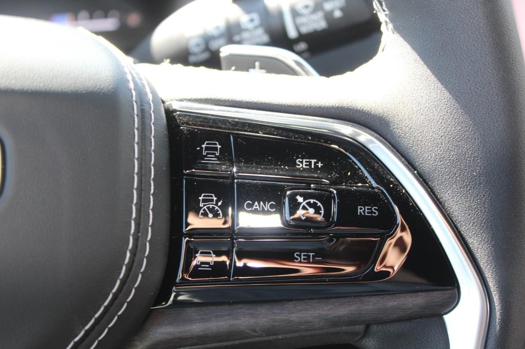 Jeep Grand Cherokee 4xe Vehicle Full-screen Gallery Image 12