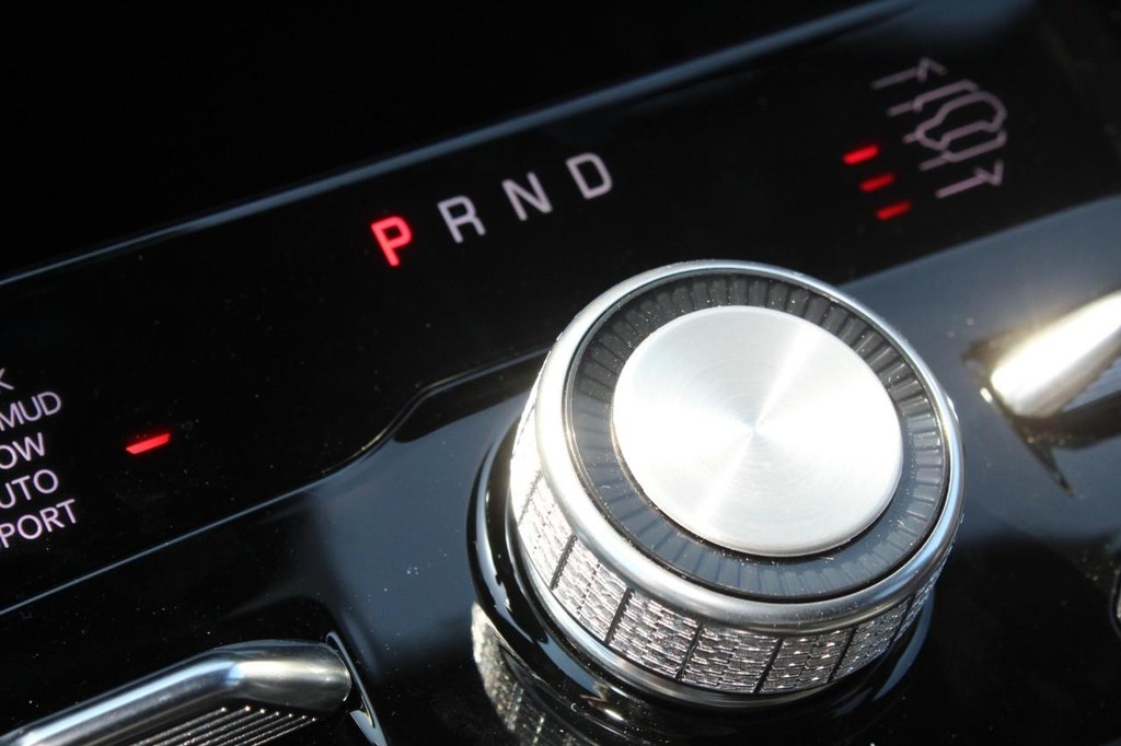 Jeep Grand Cherokee 4xe Vehicle Full-screen Gallery Image 13