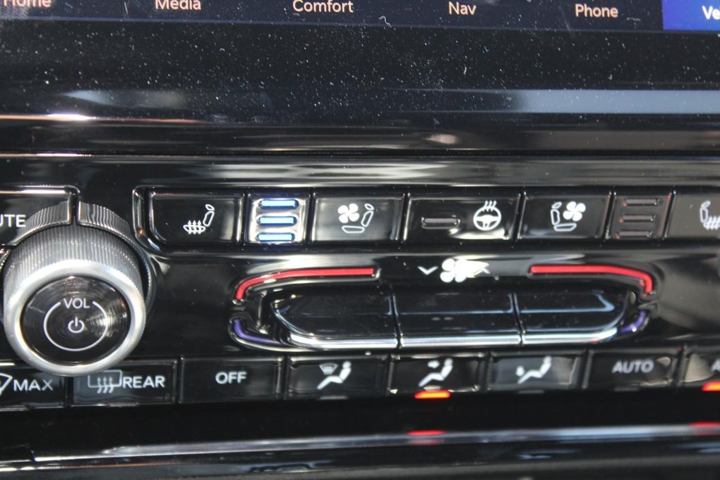 Jeep Grand Cherokee 4xe Vehicle Full-screen Gallery Image 14