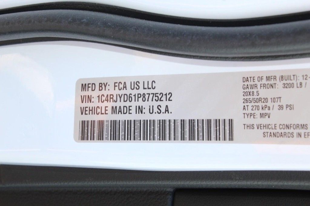 Jeep Grand Cherokee 4xe Vehicle Full-screen Gallery Image 18