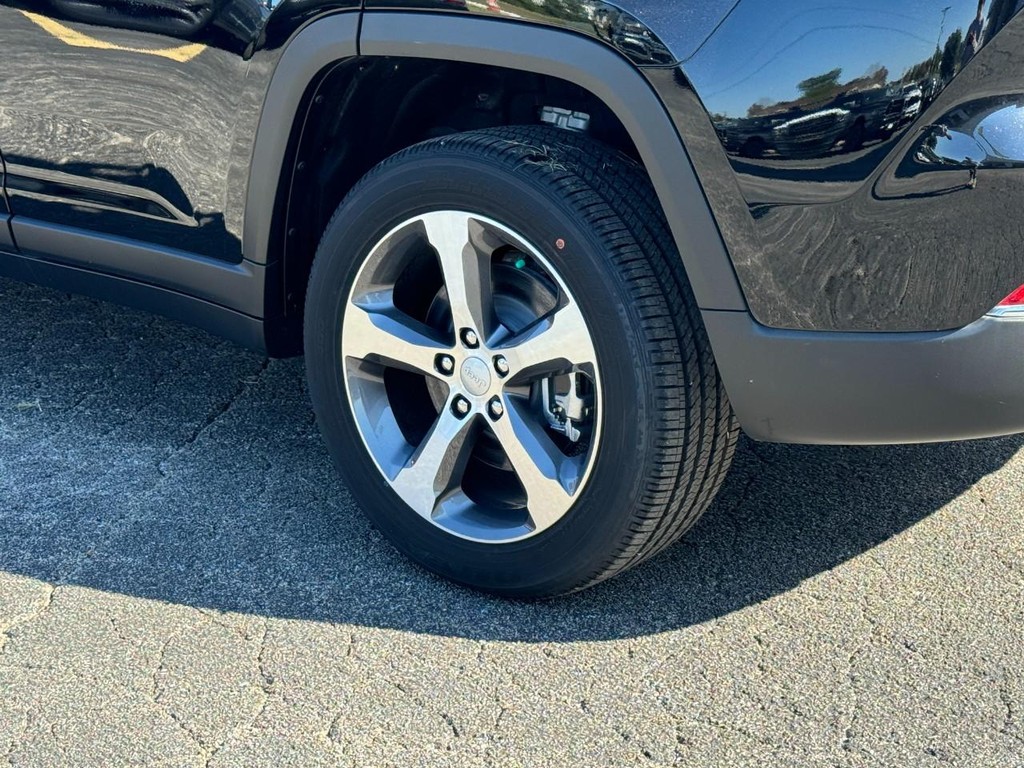 Jeep Grand Cherokee 4xe Vehicle Full-screen Gallery Image 05