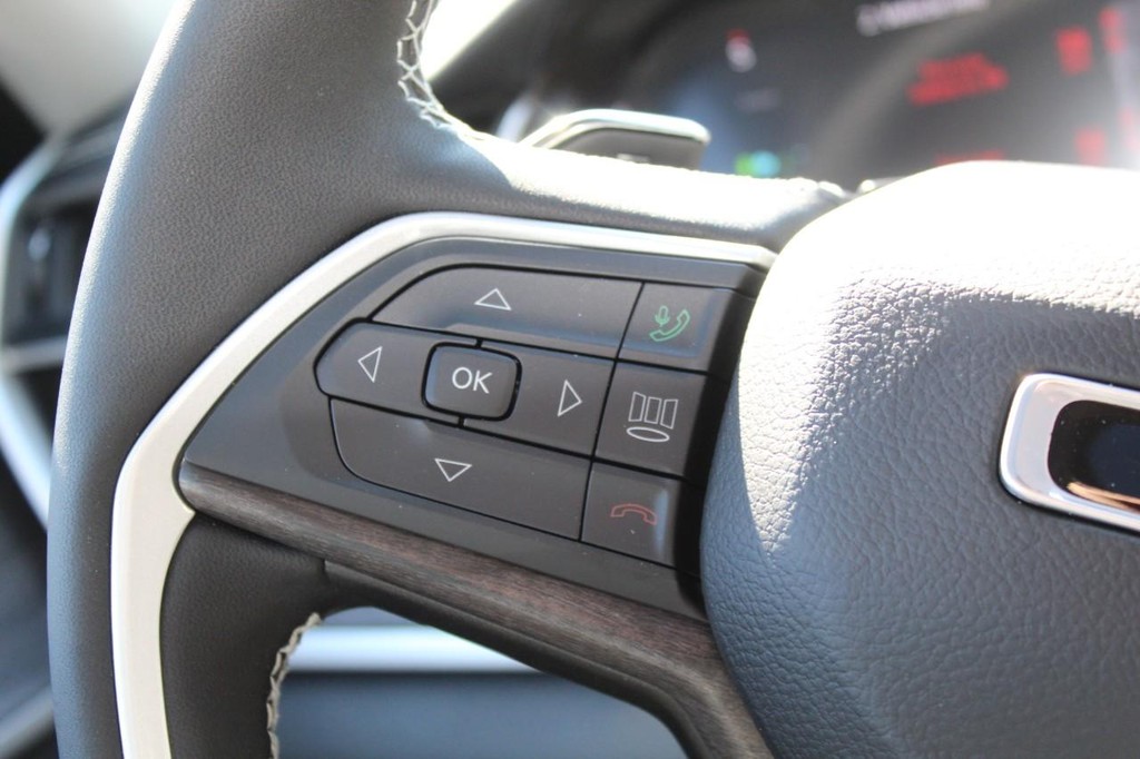 Jeep Grand Cherokee 4xe Vehicle Full-screen Gallery Image 16