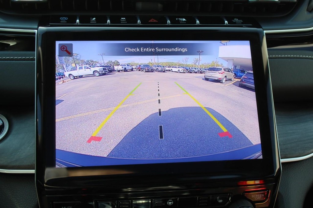 Jeep Grand Cherokee 4xe Vehicle Full-screen Gallery Image 21