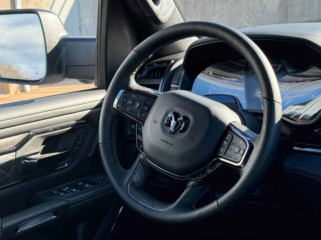 Ram 1500 Vehicle Full-screen Gallery Image 07