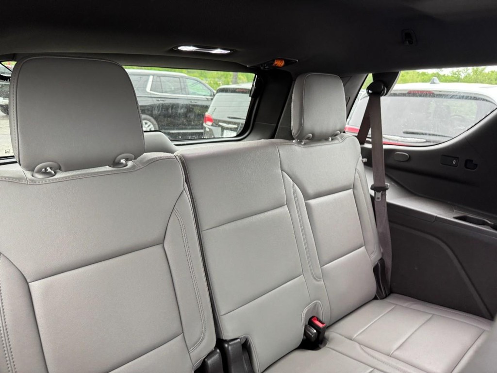 Chevrolet Tahoe Vehicle Full-screen Gallery Image 11