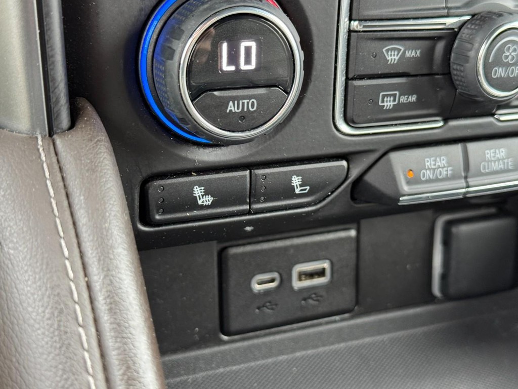 Chevrolet Tahoe Vehicle Full-screen Gallery Image 22