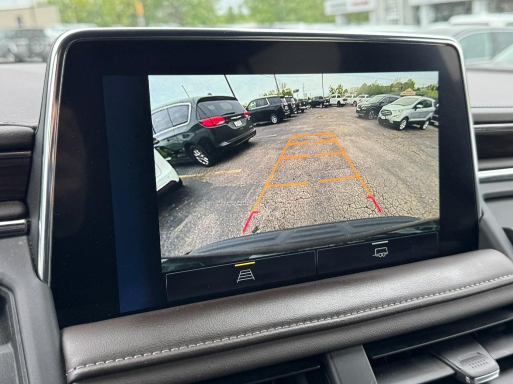 Chevrolet Tahoe Vehicle Full-screen Gallery Image 24