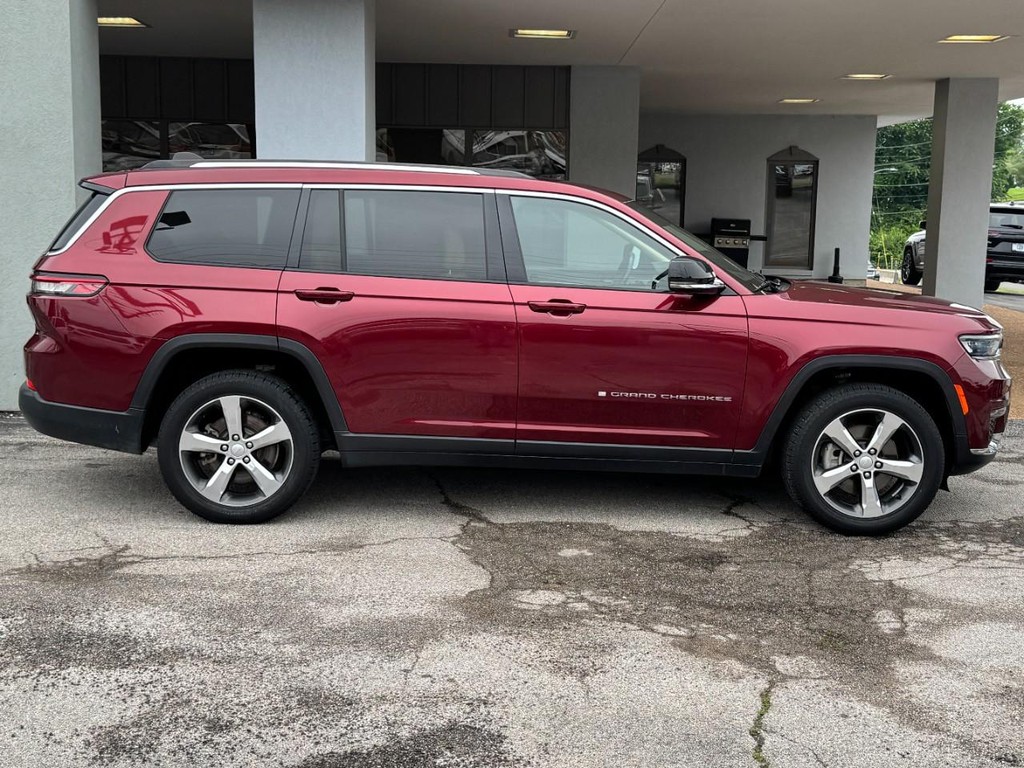 Jeep Grand Cherokee L Vehicle Full-screen Gallery Image 02
