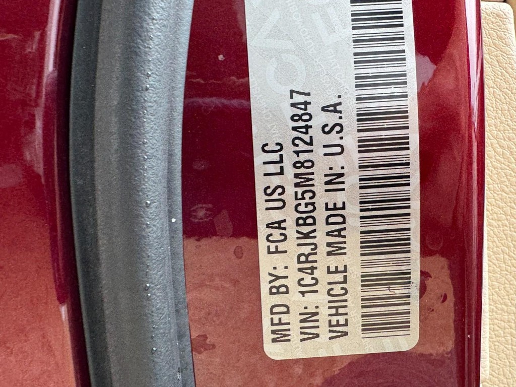 Jeep Grand Cherokee L Vehicle Full-screen Gallery Image 28