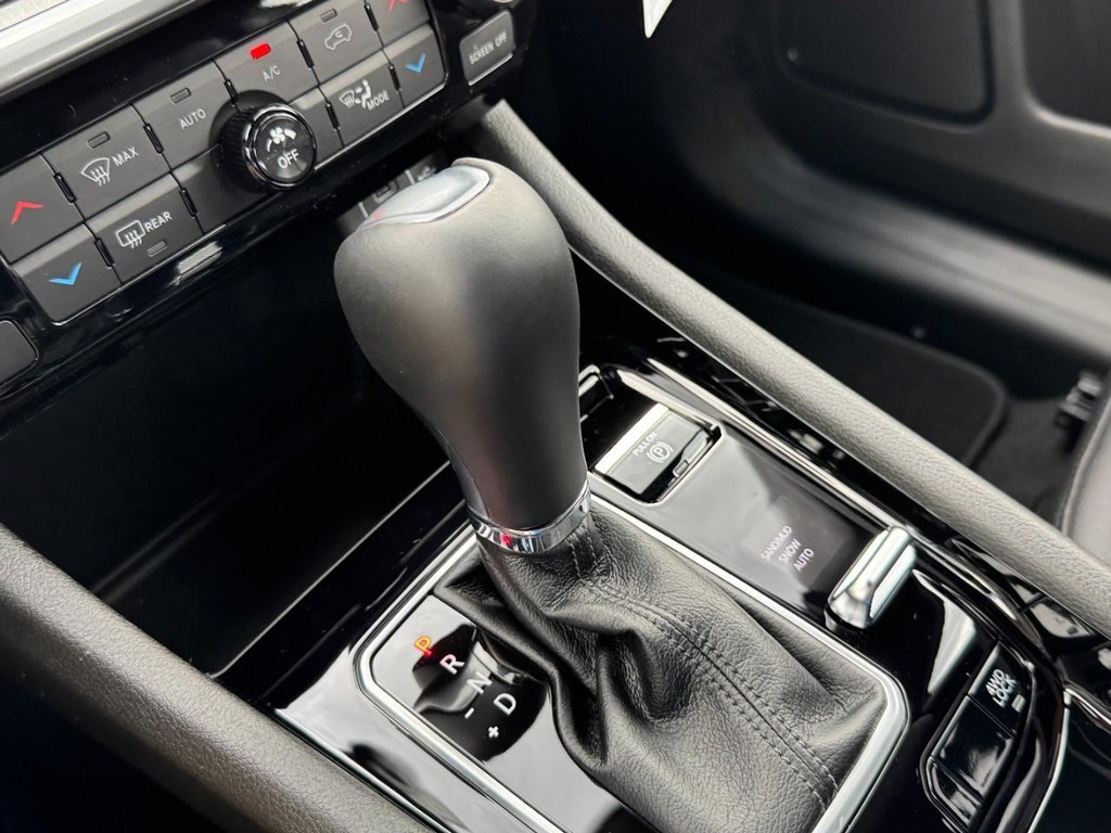 Jeep Compass Vehicle Full-screen Gallery Image 12