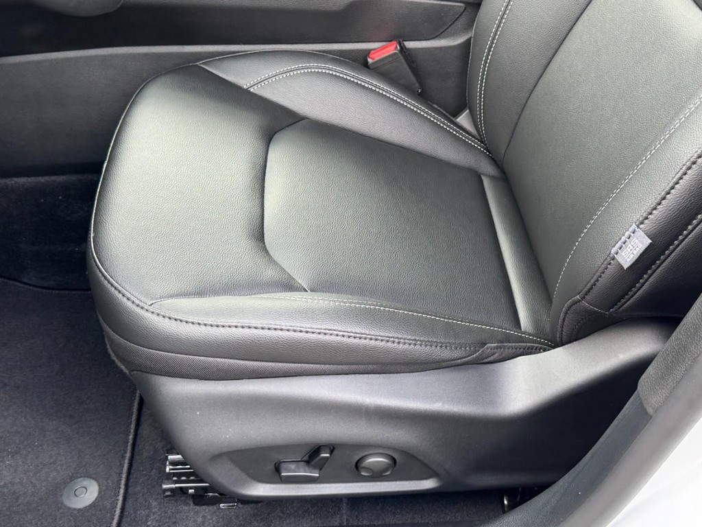 Jeep Compass Vehicle Full-screen Gallery Image 14