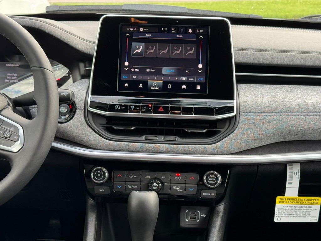 Jeep Compass Vehicle Full-screen Gallery Image 07