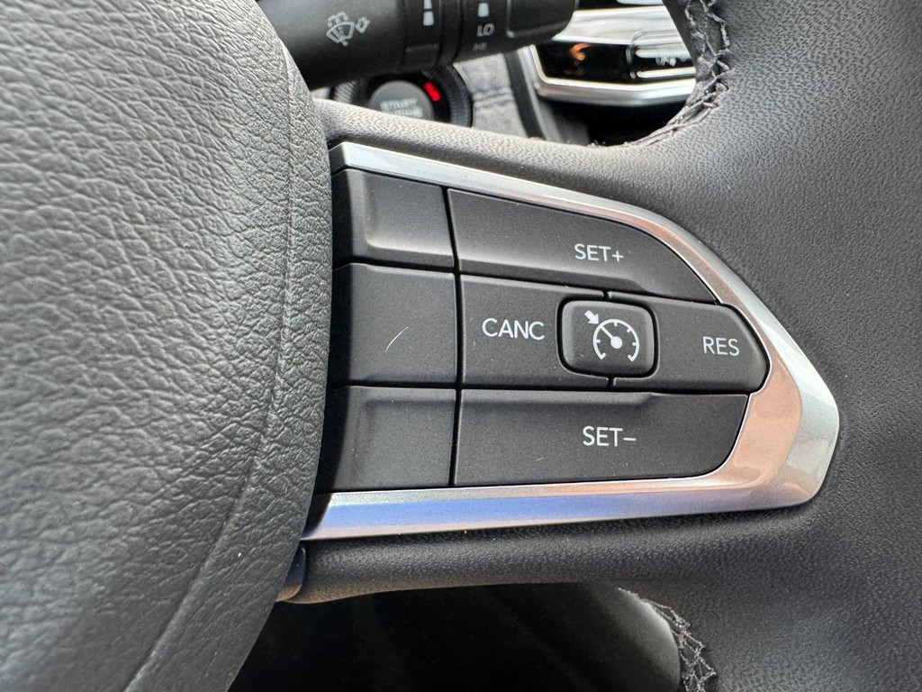 Jeep Compass Vehicle Full-screen Gallery Image 10