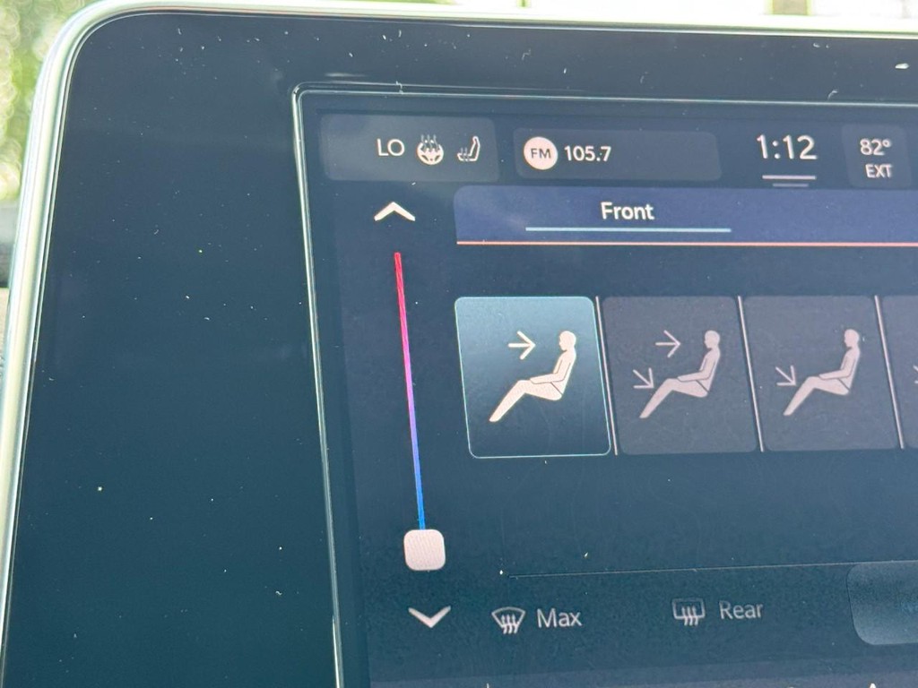 Jeep Compass Vehicle Full-screen Gallery Image 12