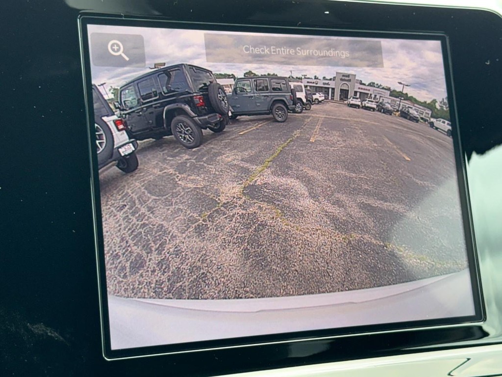 Jeep Compass Vehicle Full-screen Gallery Image 13