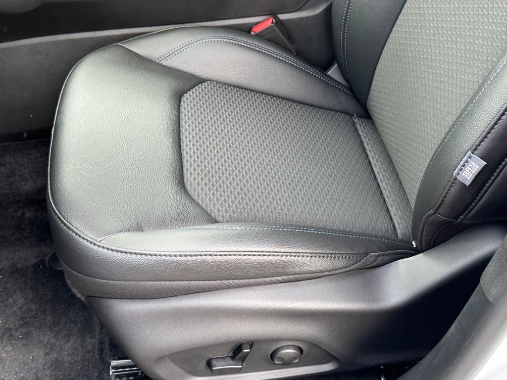 Jeep Compass Vehicle Full-screen Gallery Image 14