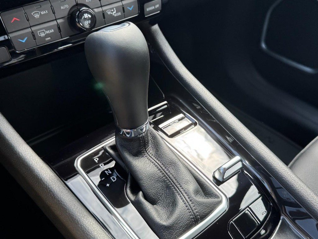 Jeep Compass Vehicle Full-screen Gallery Image 12