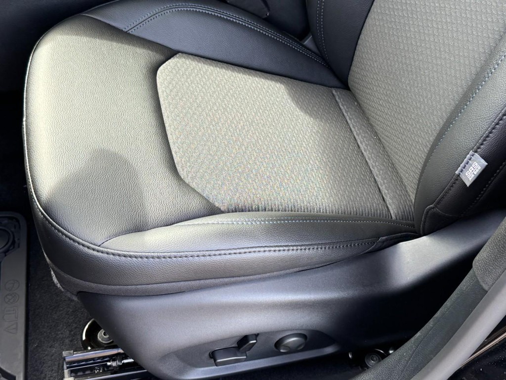 Jeep Compass Vehicle Full-screen Gallery Image 15