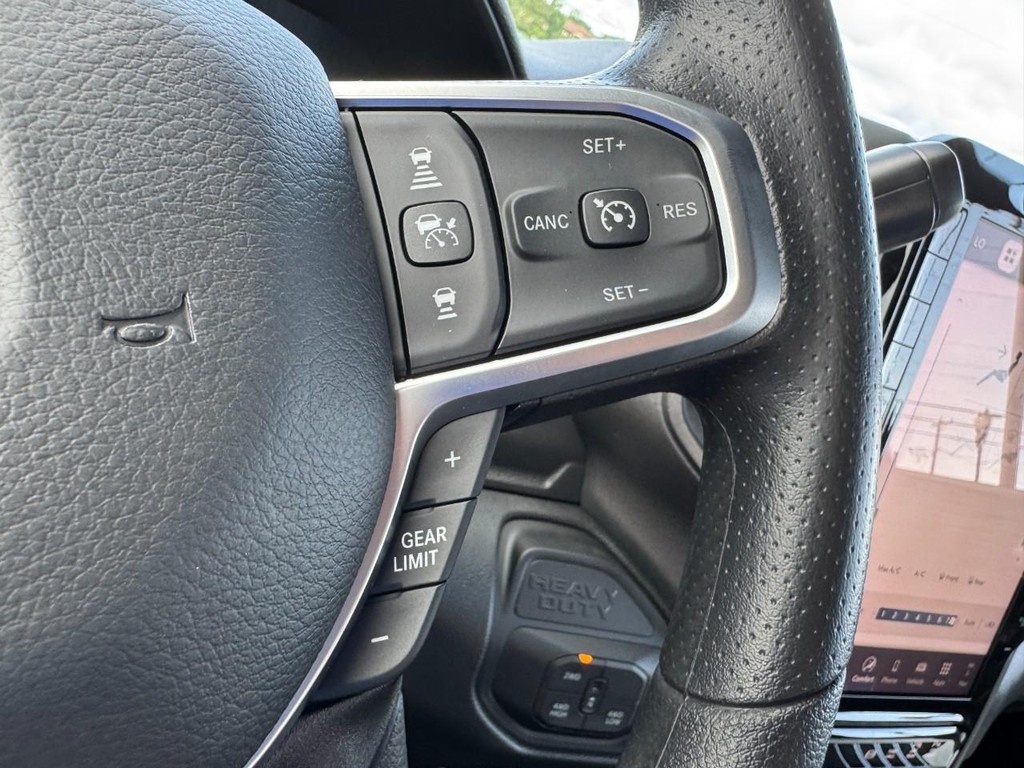 Ram 2500 Vehicle Full-screen Gallery Image 11