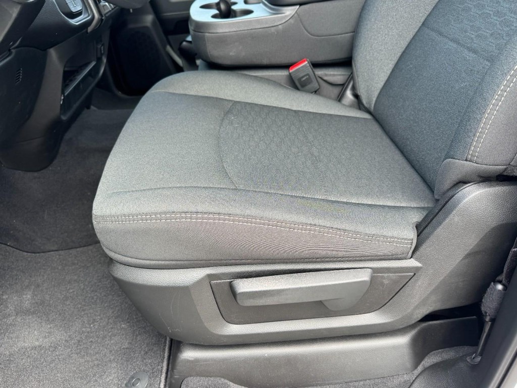 Ram 2500 Vehicle Full-screen Gallery Image 15