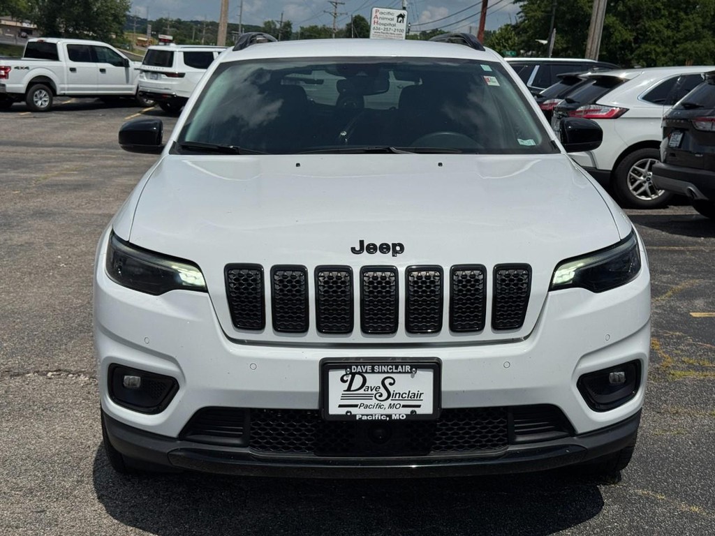 Jeep Cherokee Vehicle Full-screen Gallery Image 07