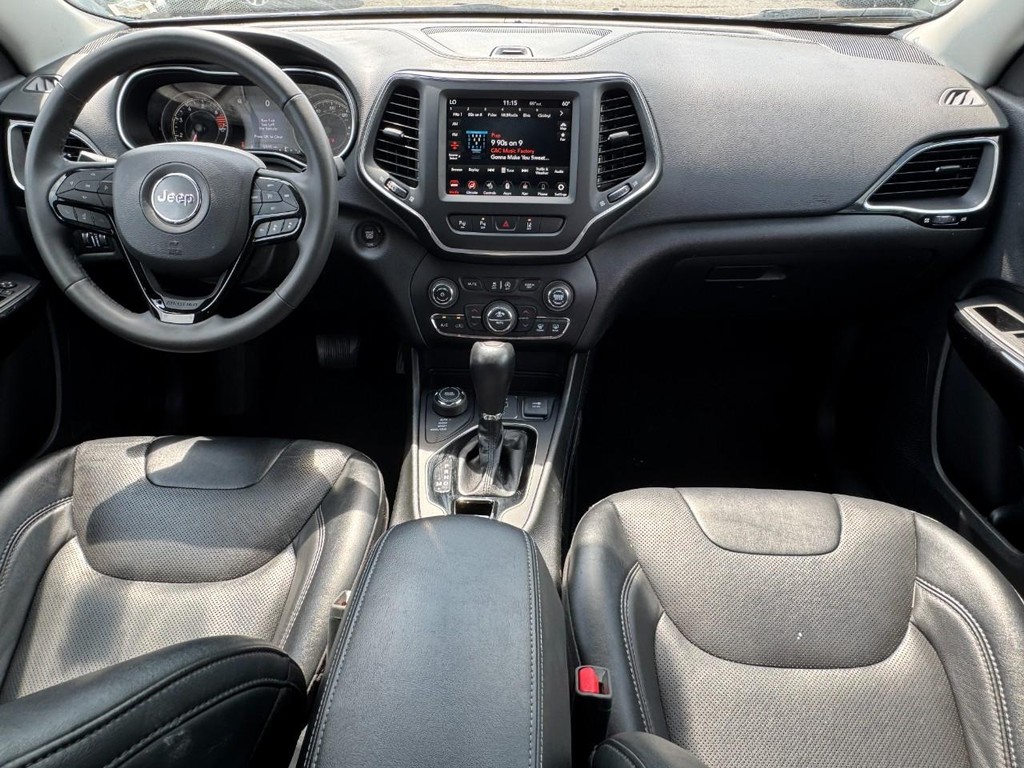 Jeep Cherokee Vehicle Full-screen Gallery Image 11