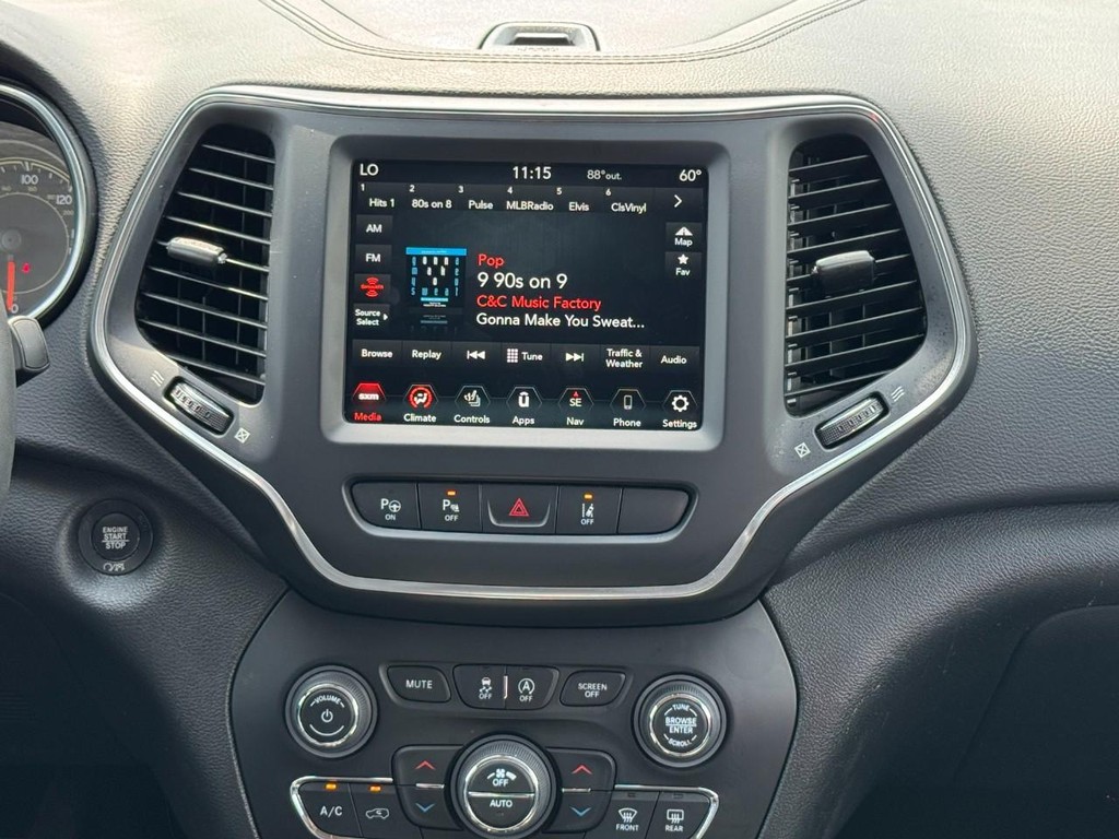 Jeep Cherokee Vehicle Full-screen Gallery Image 13