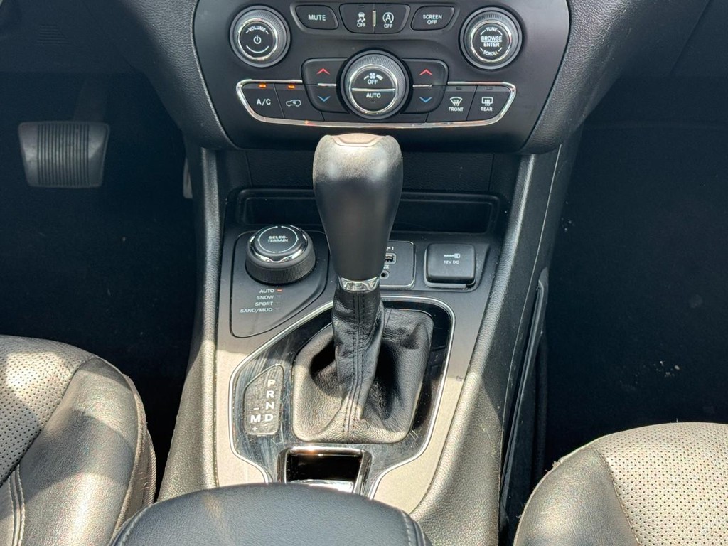 Jeep Cherokee Vehicle Full-screen Gallery Image 14