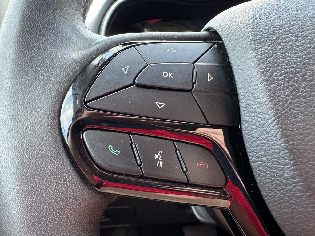 Jeep Cherokee Vehicle Full-screen Gallery Image 16