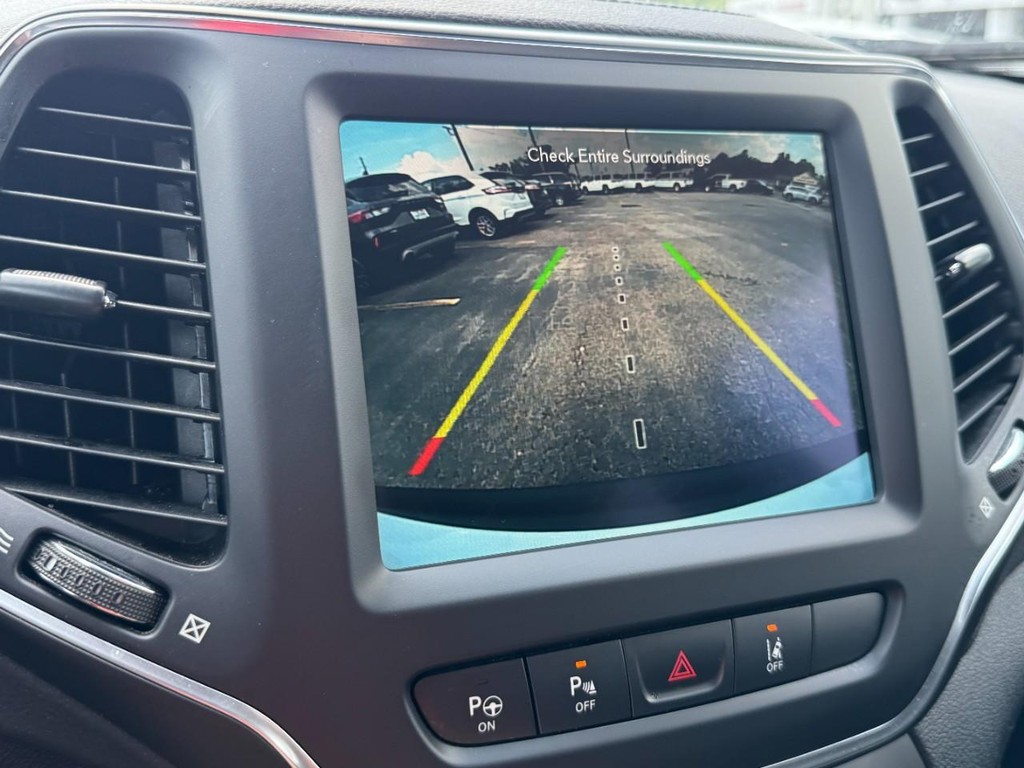 Jeep Cherokee Vehicle Full-screen Gallery Image 22