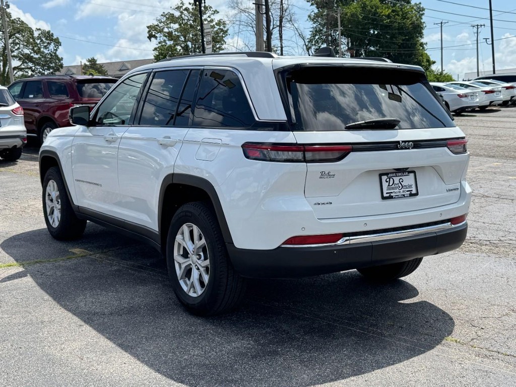 Jeep Grand Cherokee Vehicle Full-screen Gallery Image 04