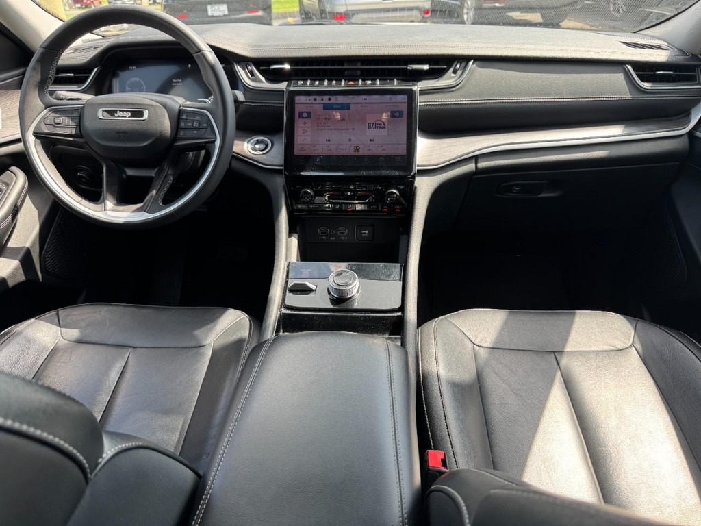 Jeep Grand Cherokee Vehicle Full-screen Gallery Image 14